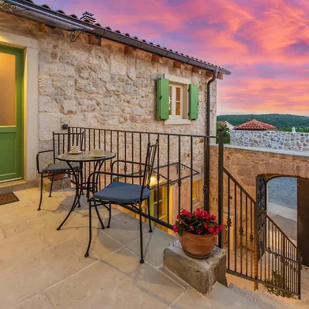 Stone Mavric Villa Grižane