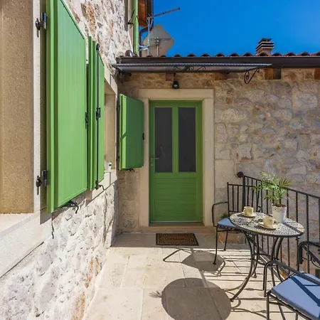 Stone Mavric Grižane