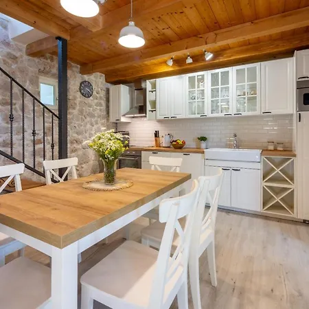 Villa Stone Mavric *