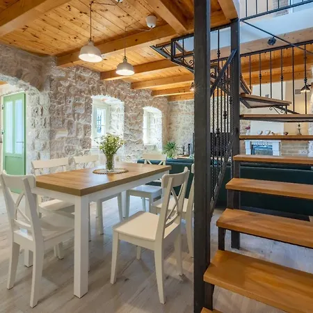 Stone Mavric Villa Grižane