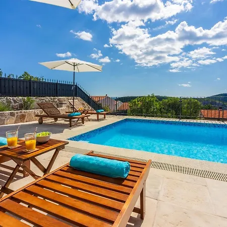 Stone Mavric * Grižane