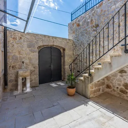 Villa Stone Mavric *