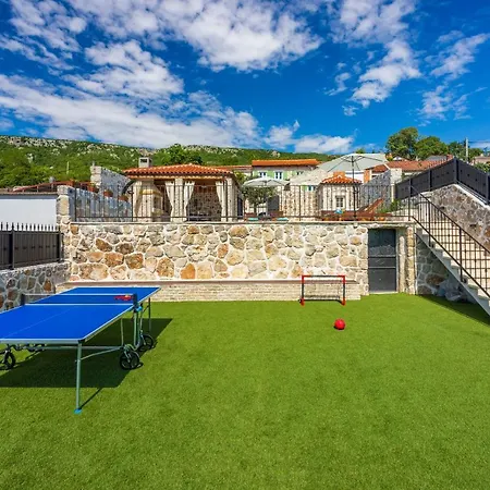 Stone Mavric * Grižane