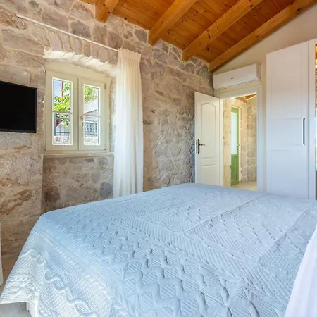Villa Stone Mavric