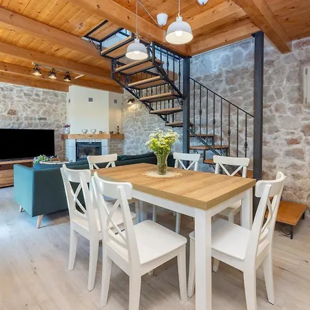 Stone Mavric Grižane