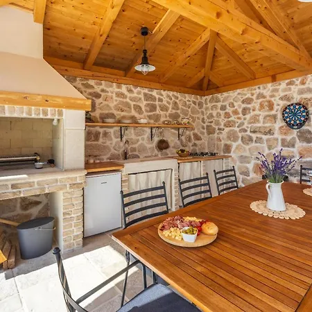 Stone Mavric Villa Grižane