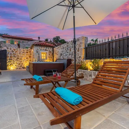 Stone Mavric Grižane