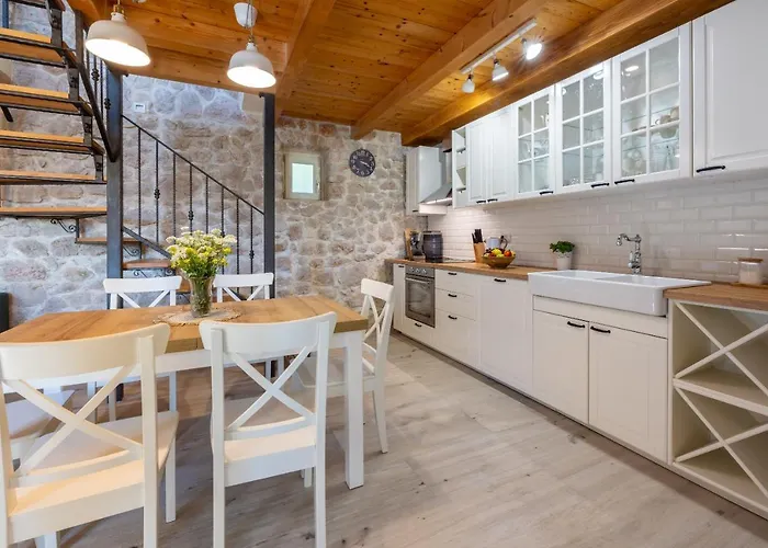 Stone Mavric * Grižane