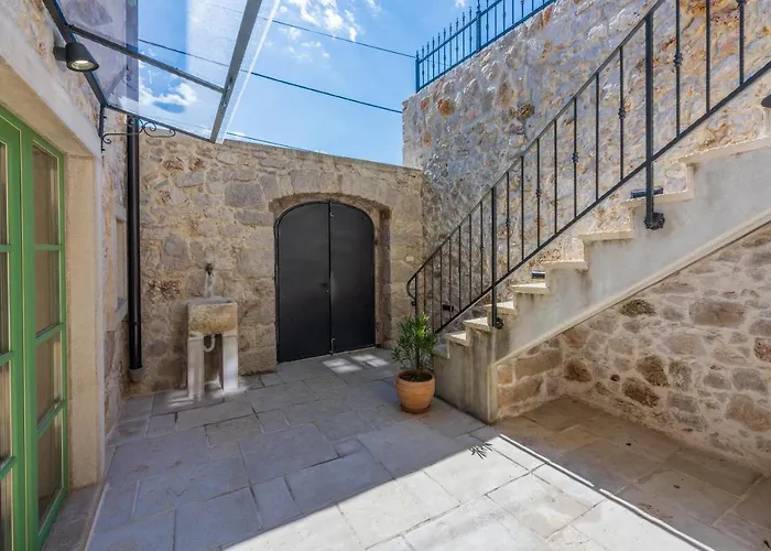 Villa Stone Mavric *