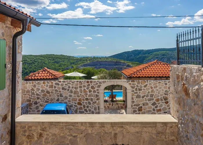 Stone Mavric Grižane