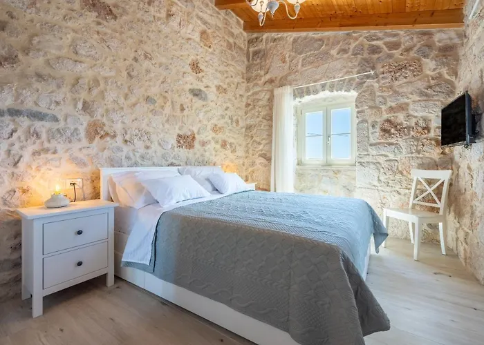 Stone Mavric * Grižane