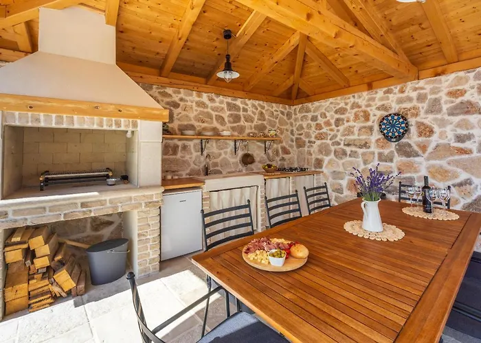 Stone Mavric Villa Grižane