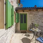 Stone Mavrić Grižane