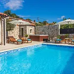 Villa Stone Mavrić