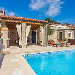 Villa Stone Mavrić