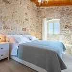 Stone Mavrić * Grižane