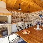 Stone Mavrić Villa Grižane