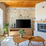 Stone Mavrić Villa Grižane