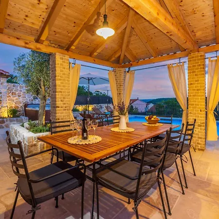 Villa Stone Mavric