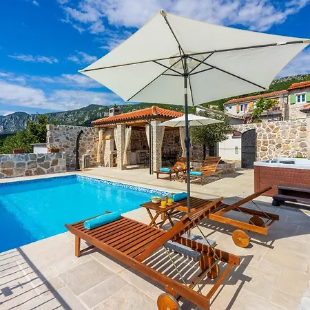 Villa Stone Mavric