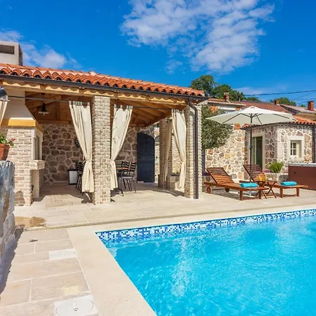 Vila Stone Mavric