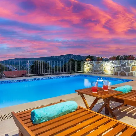 Stone Mavric Villa Grižane