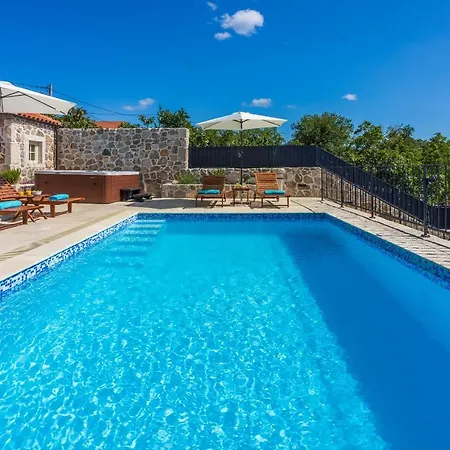 Vila Stone Mavric