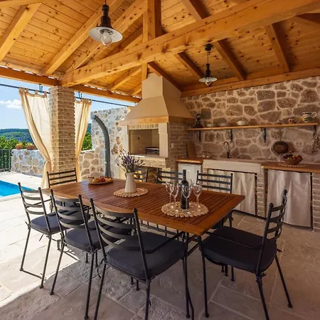 Villa Stone Mavric *