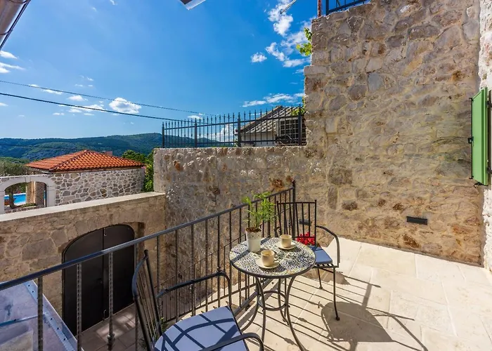 Stone Mavric Grižane