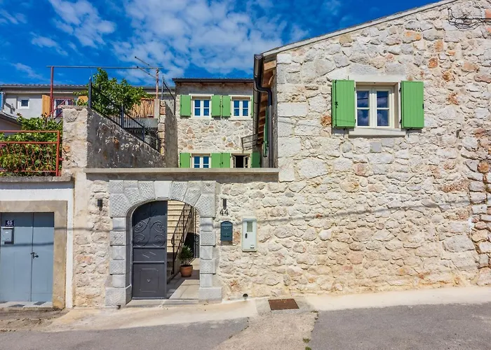 Stone Mavric