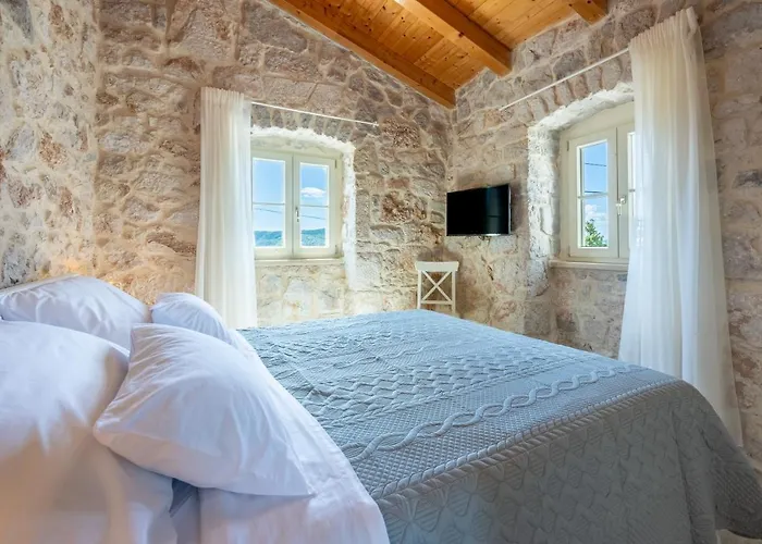 Stone Mavric
