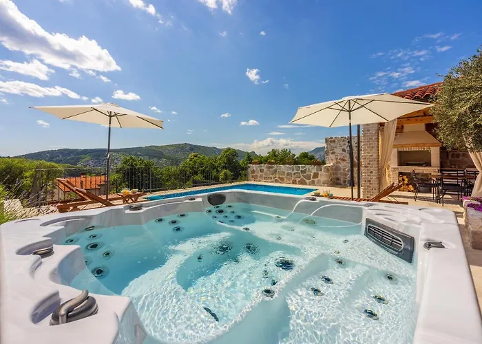 Stone Mavric Grižane