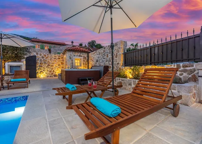 Stone Mavric Grižane