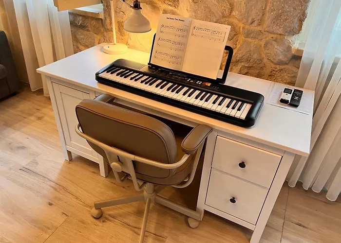 Stone Mavric * Grizane-Belgrad